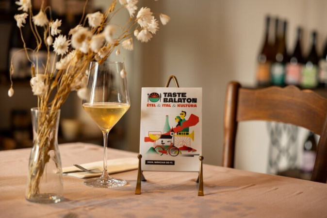 7 kerékpártúra, 26 étterem, közel 100 program a Taste Balaton különszámban – lapozz bele!