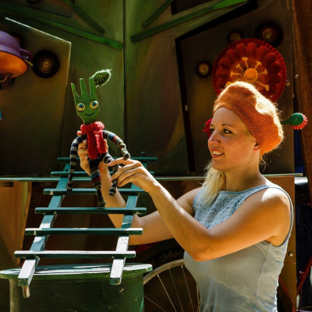 ÁGACSKA - Aranyszamár Bábszínház