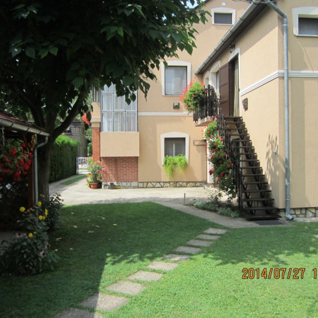 András Apartman