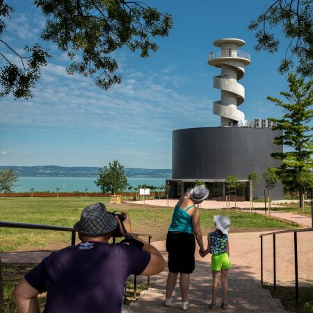 Balatonföldvári Hajózástörténeti Látogatóközpont - Kiállítás és Kilátó