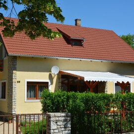 Berta Apartmanház