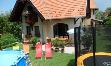 Bolygó Villa