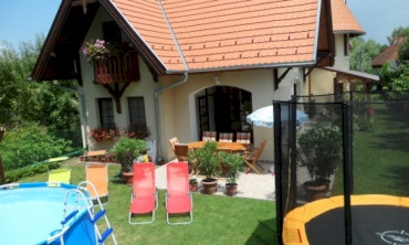 Bolygó Villa