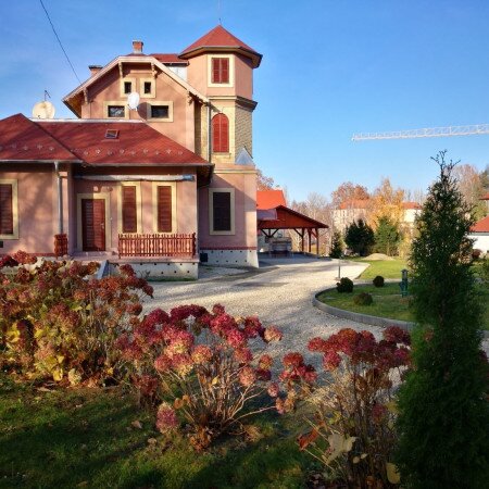 BRODSZKY VILLA