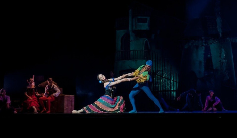 Brunner Tamás- Ki fut a lánc/y után?