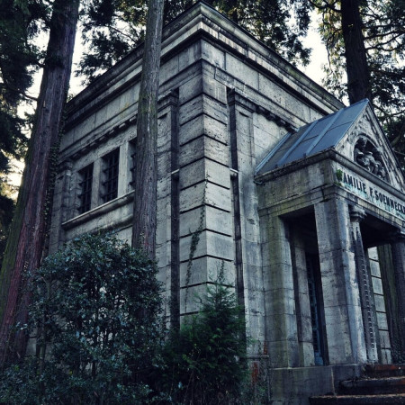 Esti fáklyás kriptalátogatás Kovács Péterrel Balatonlellén