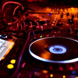 Funky Exclusive & FNKY Monkey Radio Party Pub-Lik