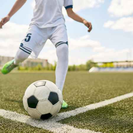 "Hátsó füves világkupa" és Somogy vármegyei futballmezek kiállítása Kőröshegyen