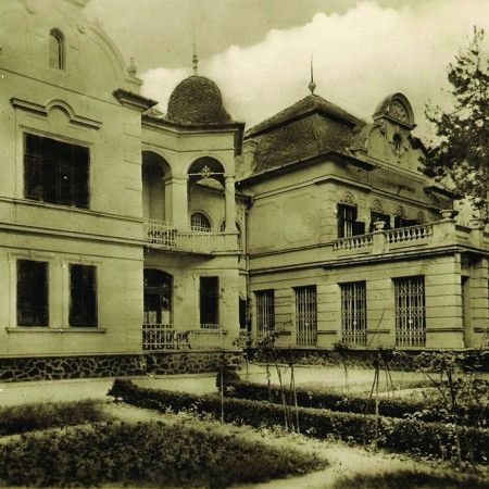 HULLÁM VILLA – HORTHY MIKLÓS HONVÉDTISZTI ÜDÜLŐ