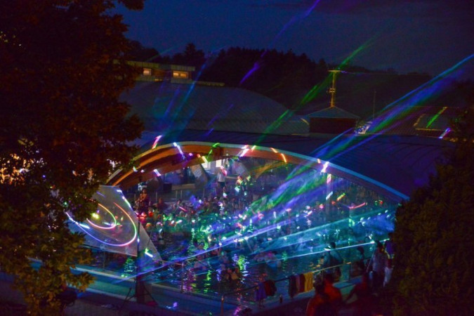 Igal Nights - Éjszakai fürdőzés Igalban