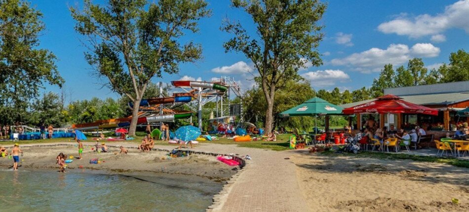Június 15-től a strandok, július 1-től a parkolók is fizetősek Balatonföldváron - Városkártyával térítésmentes