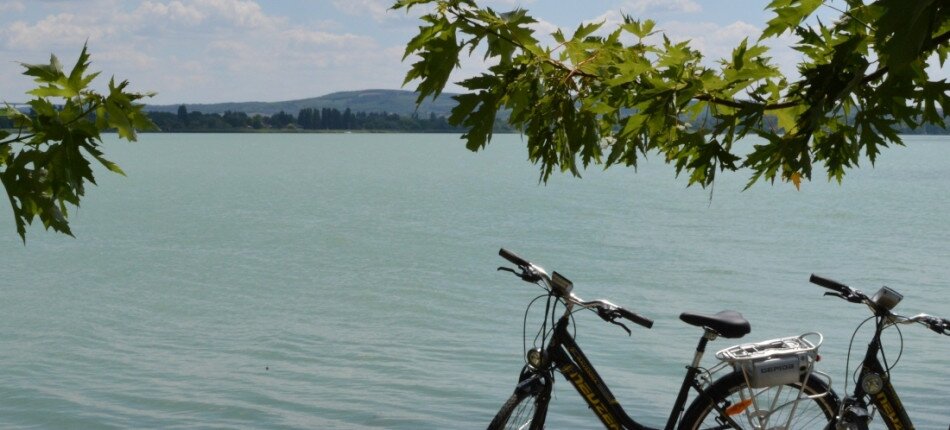 Kerékpárral körbe a Balatonon
