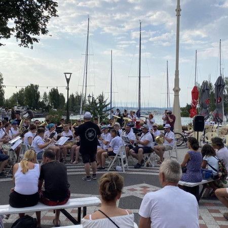 Lajtha Fúvózenekar térzenéje BALATONFÖLDVÁRON