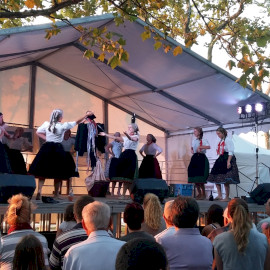 Néptáncbemutató Balatonföldváron