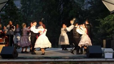 Néptáncbemutató és borkóstoló Balatonföldváron