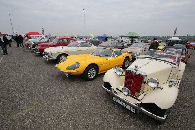 Oldtimer kiállítás az Igali gyógyfürdőben