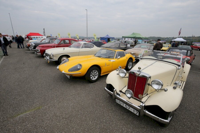 Oldtimer kiállítás az Igali gyógyfürdőben
