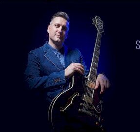 Pély Barna szólókoncert @Balatonlelle