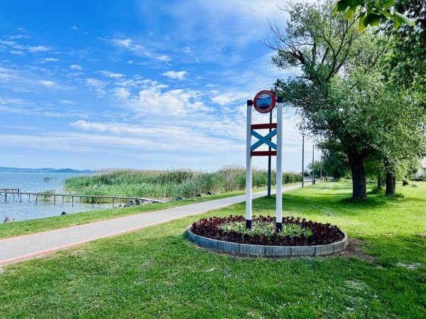 Strand Balatonőszödön
