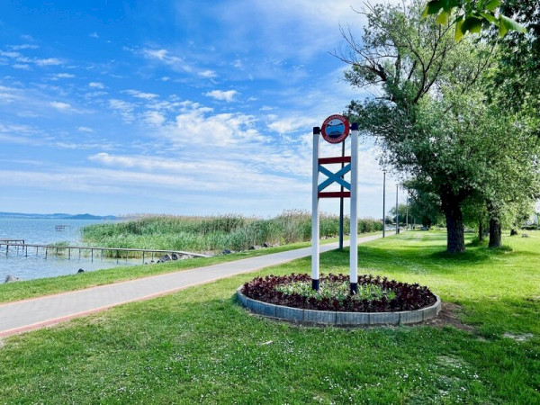 Strand Balatonőszödön