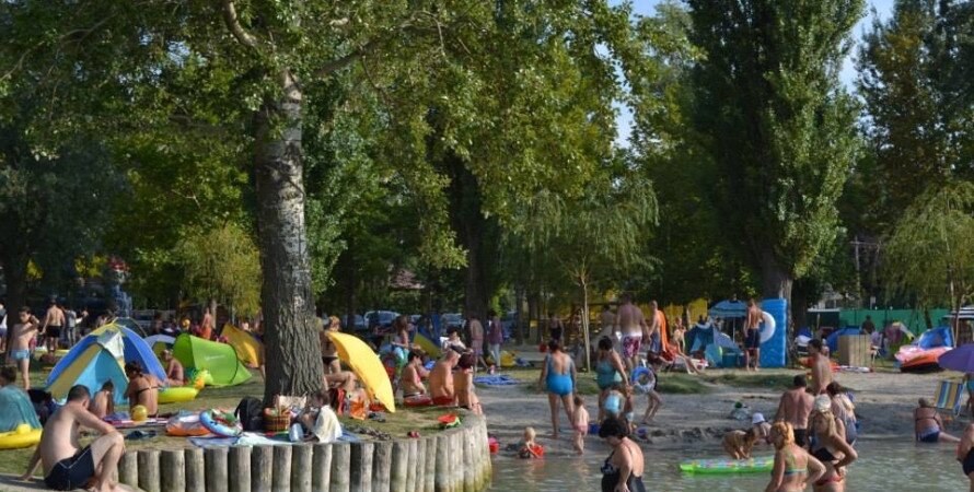 Strandok Balatonszárszón