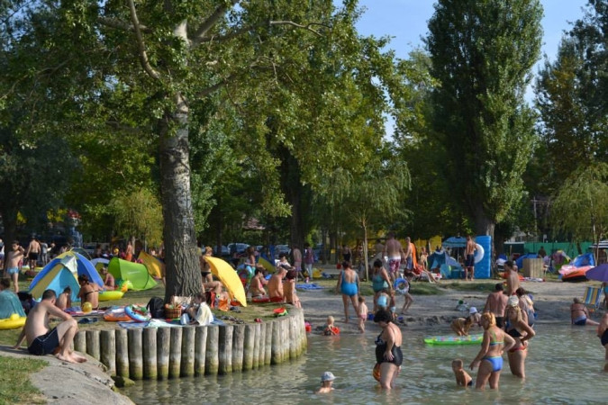 Strandok Balatonszárszón