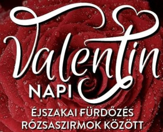 Valentin Napi Éjszakai Fürdőzés Rózsaszirmok között