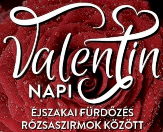Valentin Napi Éjszakai Fürdőzés Rózsaszirmok között